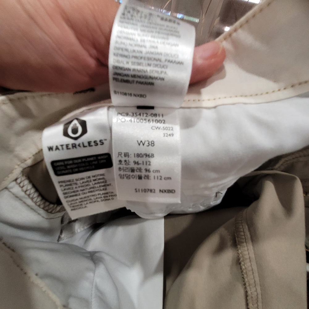 Dockers Men's Khaki Chinos